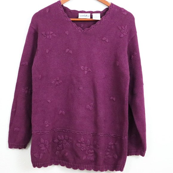 Northern Reflections | Flower Embroidered Sweater - Picture 1 of 4